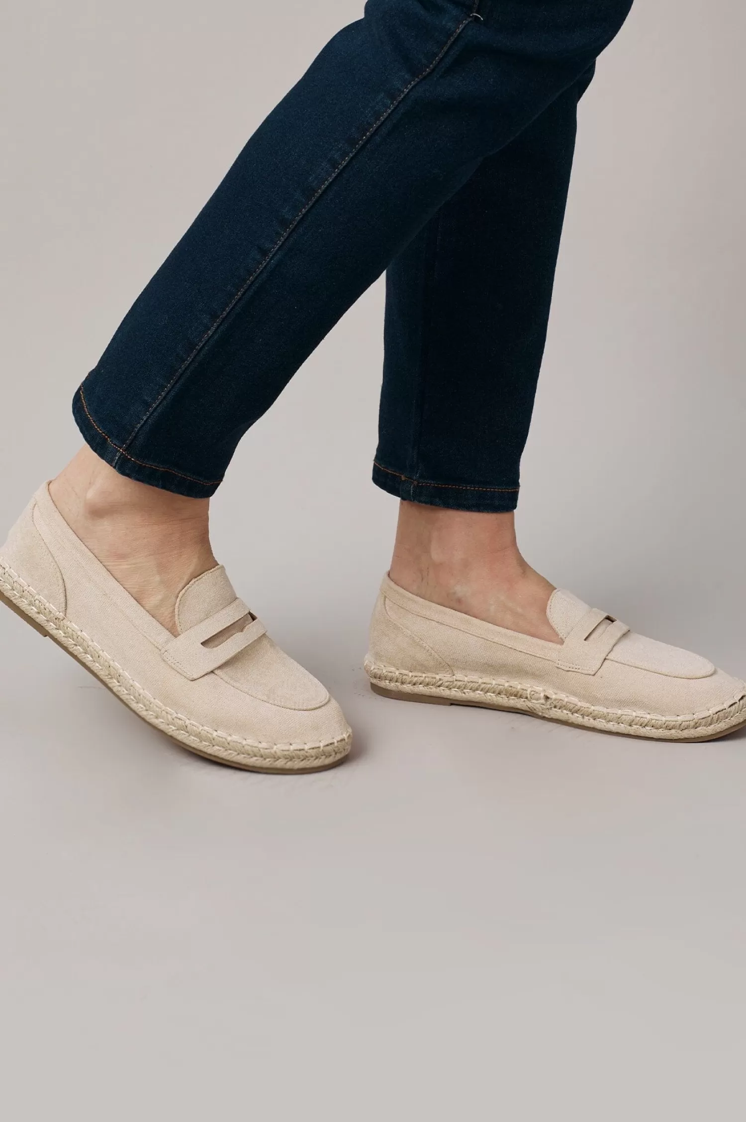 Online Anthea Loafers Ivory Flats & Loafers