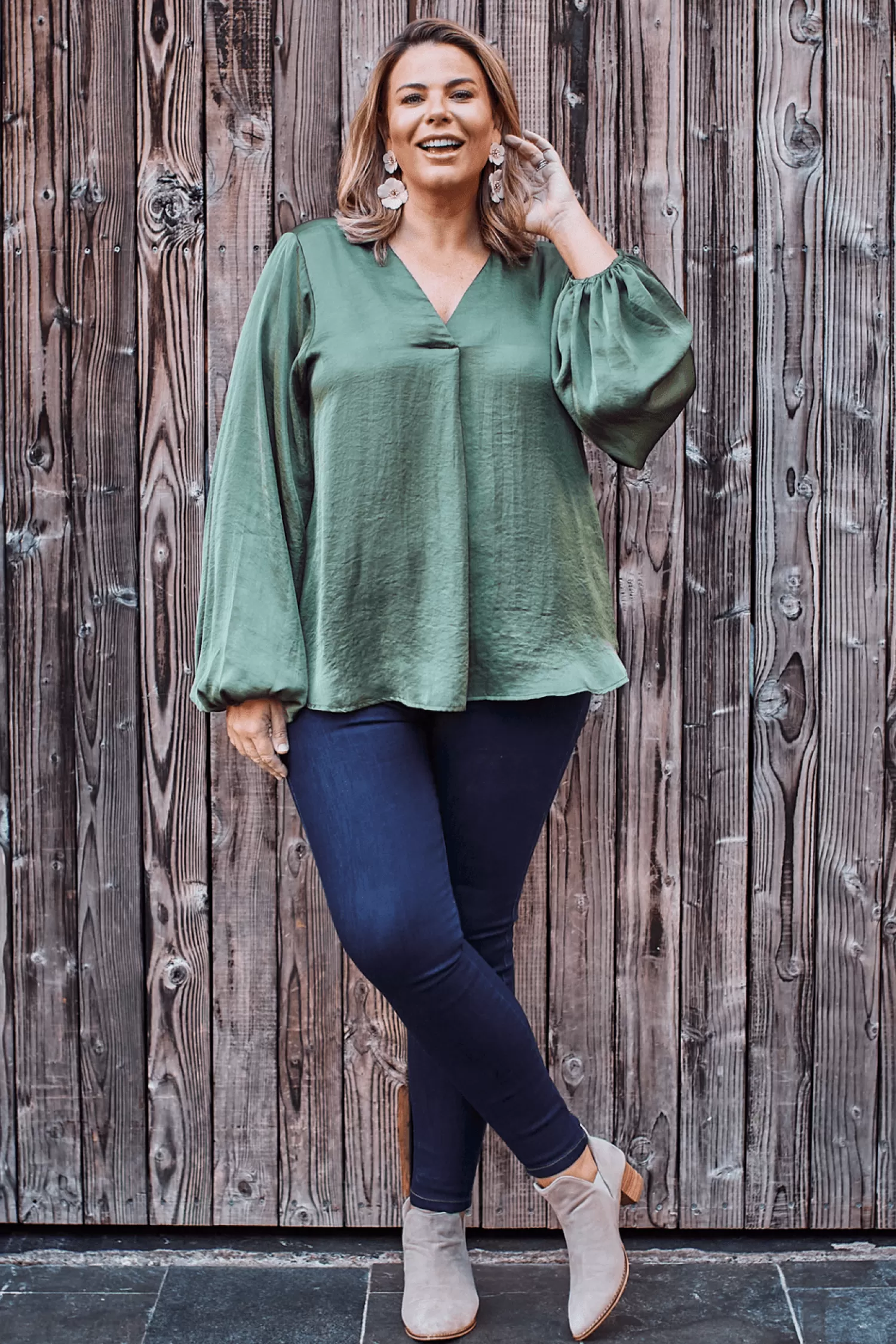 Outlet Charlotte V-Neck Long Sleeve Top Olive Long Sleeve