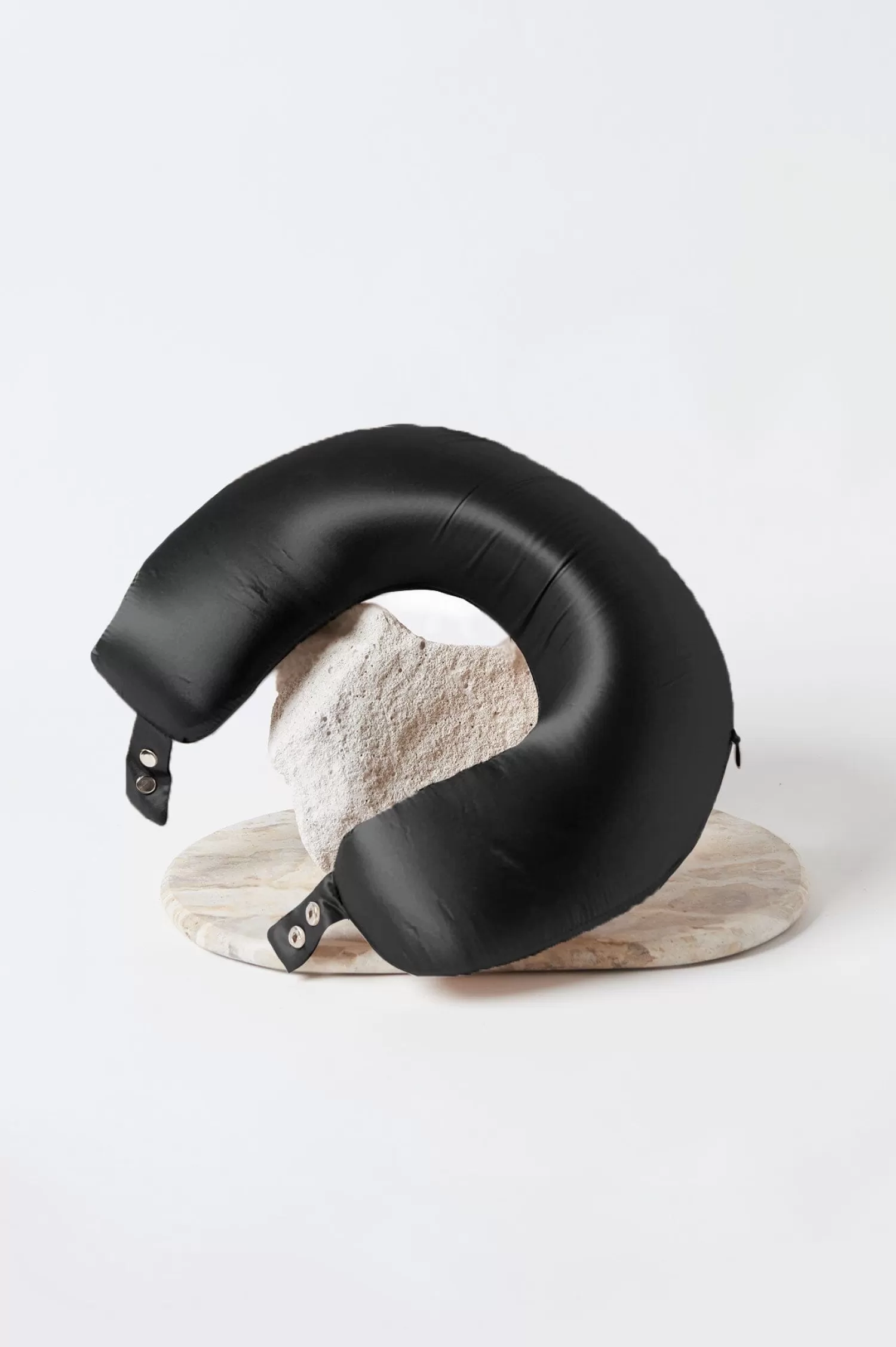 Discount Lyla Travel Pillow Black Travel Accessories