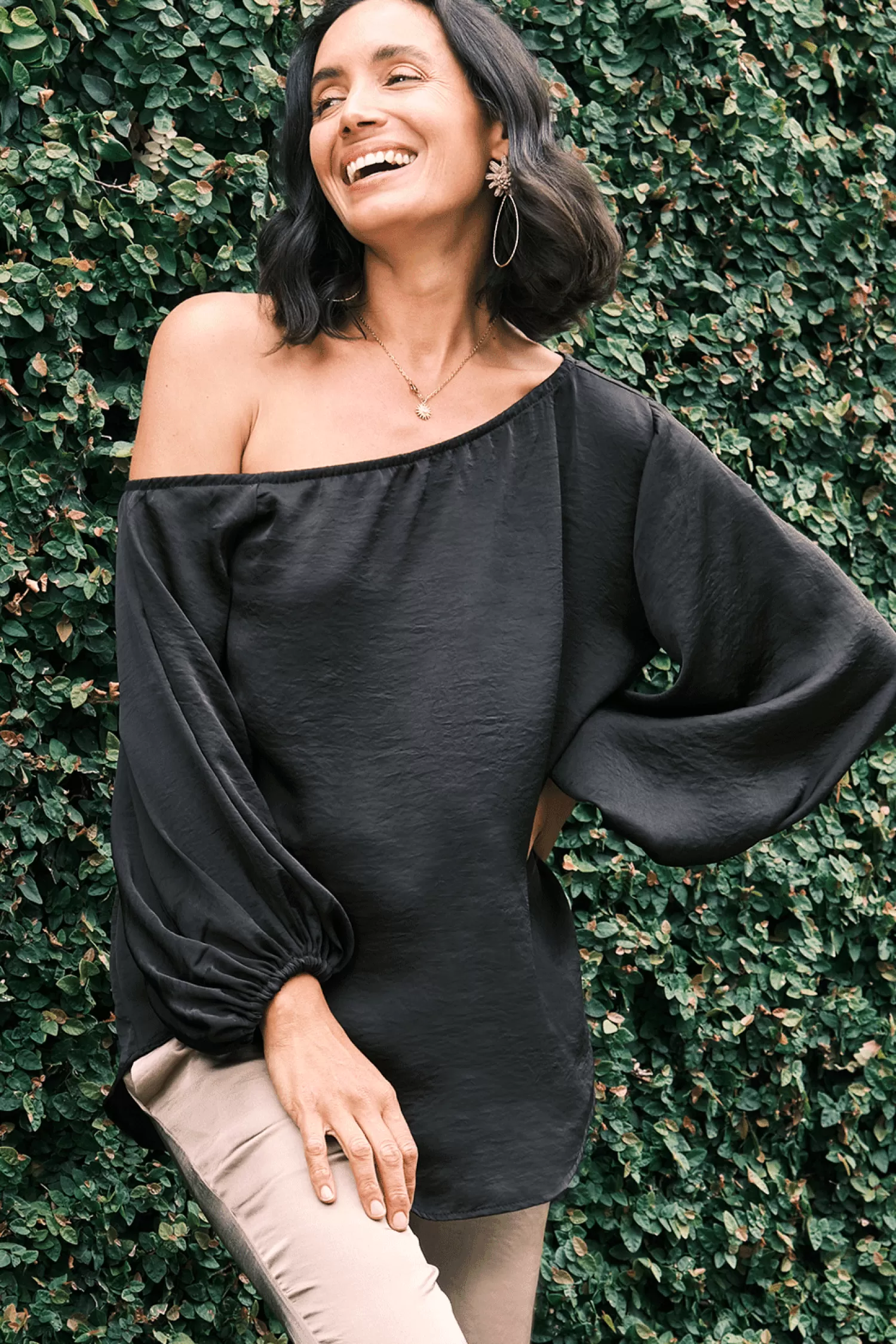 Online Sienna Round Neck Top Black Long Sleeve